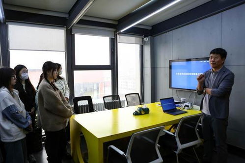 吉林動(dòng)畫(huà)學(xué)院設(shè)計(jì)與產(chǎn)品學(xué)院師生赴擺渡創(chuàng)新工場(chǎng)開(kāi)展學(xué)習(xí)交流活動(dòng)